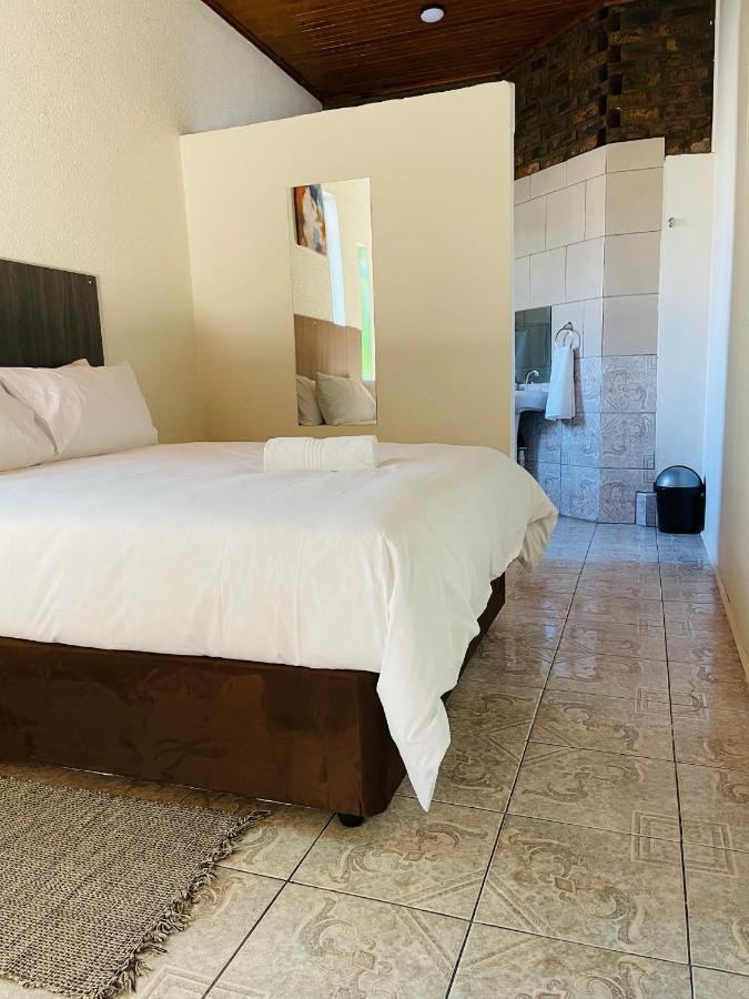 Host Hub Guest House Kempton Park Exterior foto